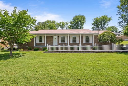215 Hill St, Estill Springs, TN, 37330-3043 | Card Image