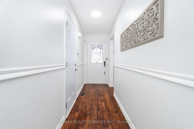 9 Pluto Dr, House attached with 4 bedrooms, 3 bathrooms and 2 parking in Brampton ON | Image 4