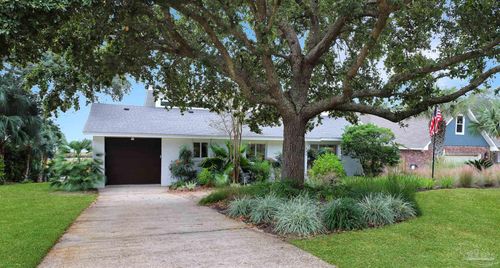 131 Shoreline Dr, Gulf Breeze, FL, 32561-4175 | Card Image