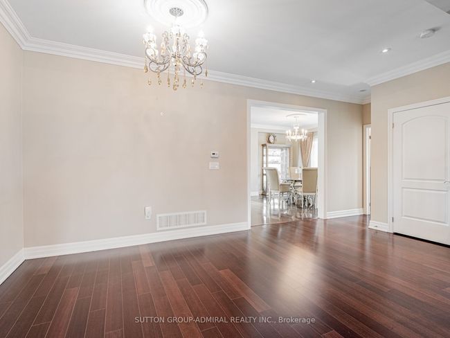 106 Disera Dr, Condo with 3 bedrooms, 3 bathrooms and 2 parking in Vaughan ON | Image 13