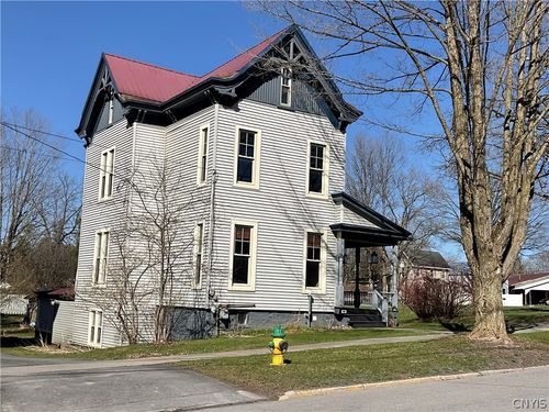 371 Putnam St, Waterville, NY, 13480-1212 | Card Image