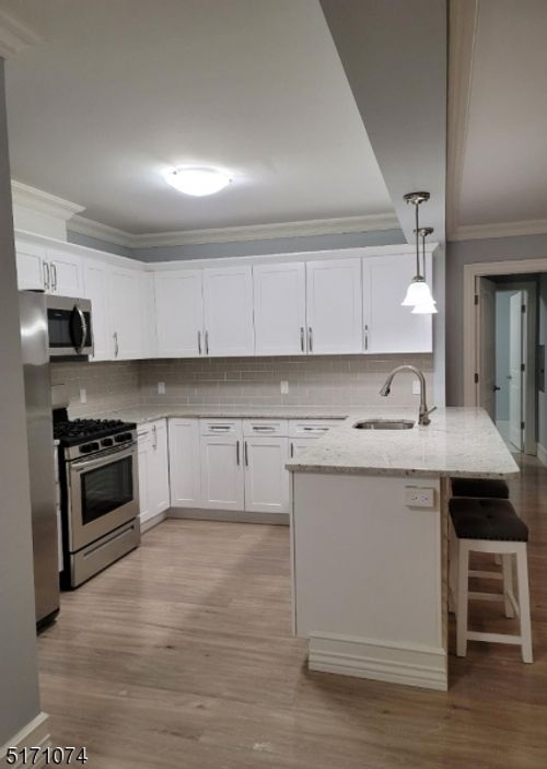 2-10 Lower Notch Rd, Woodland Park, NJ, 07424-2273 | Card Image