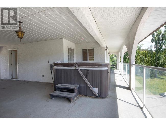 215 Arab Rd, House other with 8 bedrooms, 6 bathrooms and 5 parking in Kelowna BC | Image 55