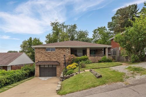 411 Maple St, West Mifflin, PA, 15122-1539 | Card Image