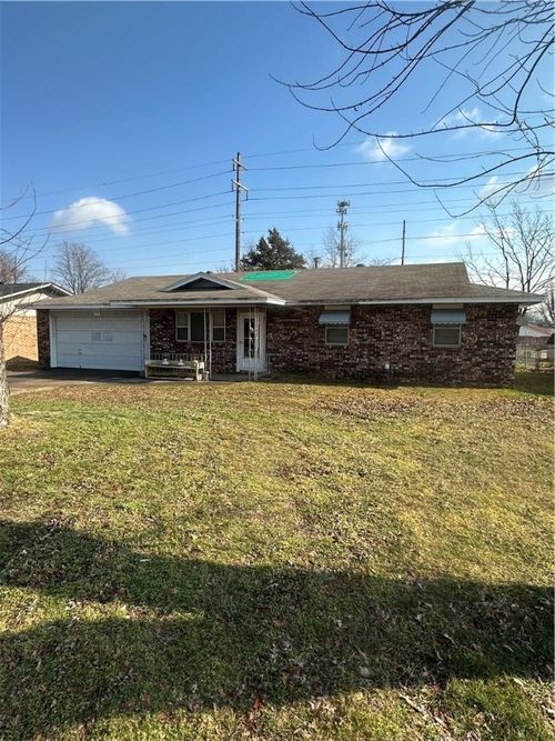 903 White Rd, Springdale, AR, 72762-7727 | Card Image