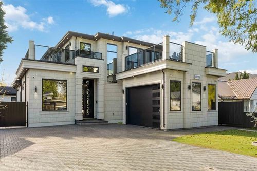 {{alt}} | Card Image