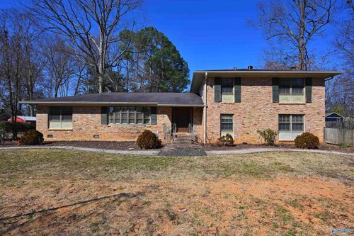 725 Mira Vista Dr Se, Huntsville, AL, 35802-3256 | Card Image