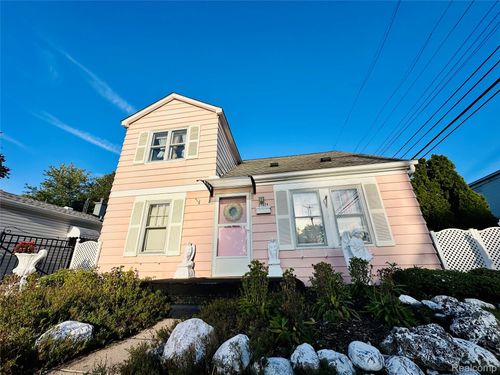 27024 Nanton St, Madison Heights, MI, 48071-3418 | Card Image