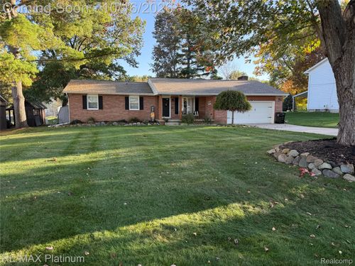 1118 Camelot Dr, Pinckney, MI, 48169-9034 | Card Image