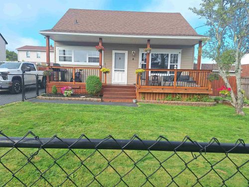 4 Elmdale Cres, Halifax, NS, B3R2G5 | Card Image