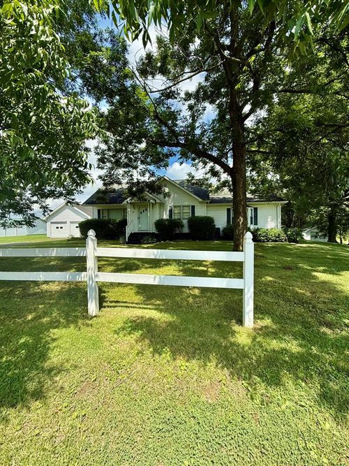 2 E 3rd Ave, South Shore, KY, 41175-8923 | Card Image