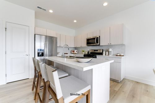 4521 Road 114, Pasco, WA, 99301-6389 | Card Image