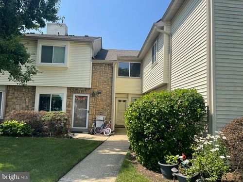 13 Chatham Ct, East Windsor, NJ, 08520-2639 | Card Image