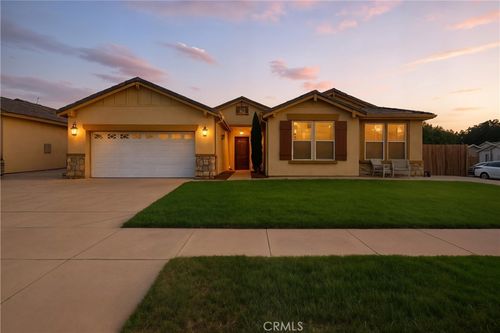 2605 Hoyt Ave, Tulare, CA, 93274-3198 | Card Image