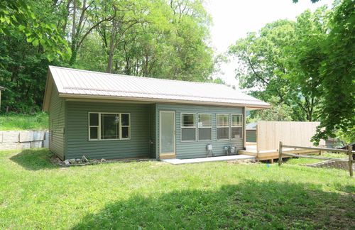 125 S Schmitz St, Richland Center, WI, 53581-2434 | Card Image