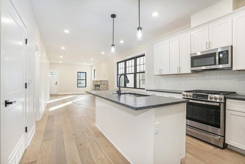 2-629 Fairview Ave Ne, Grand Rapids, MI, 49503-1518 | Card Image