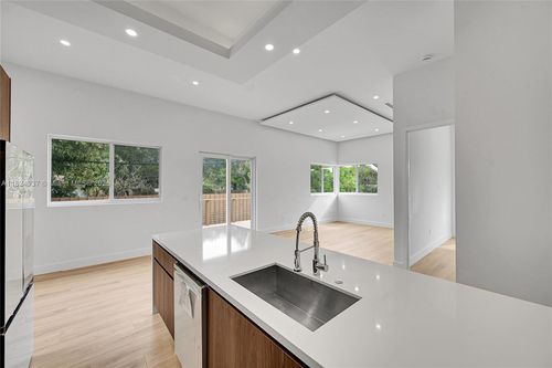 1-2931 Sw 12th Ave, Fort Lauderdale, FL, 33315-2903 | Card Image