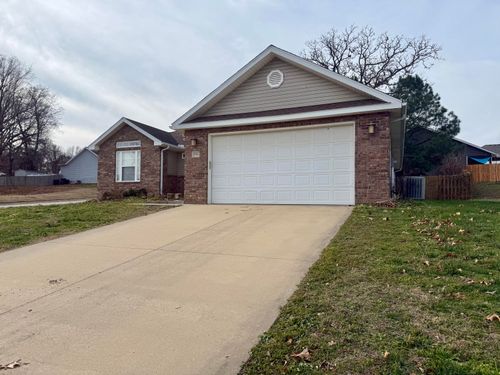 1701 Radcliff Dr, Neosho, MO, 64850-7946 | Card Image