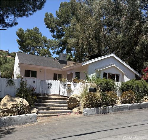 107 Ventura Way, Chatsworth, CA, 91311-7030 | Card Image