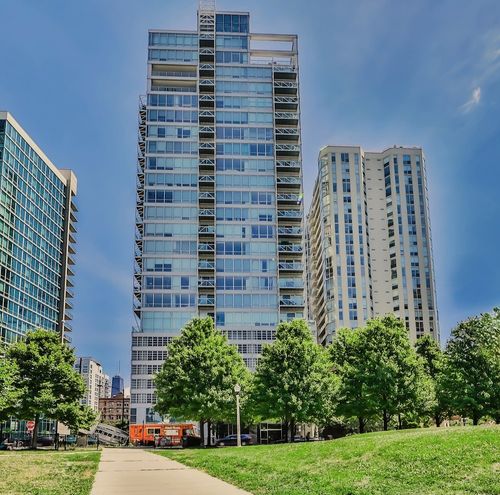 1508-653 Kingsbury St, Chicago, IL, 60654-7087 | Card Image