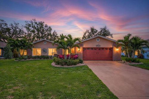 1700 Glen Lakes Blvd N, St Petersburg, FL, 33702-2140 | Card Image