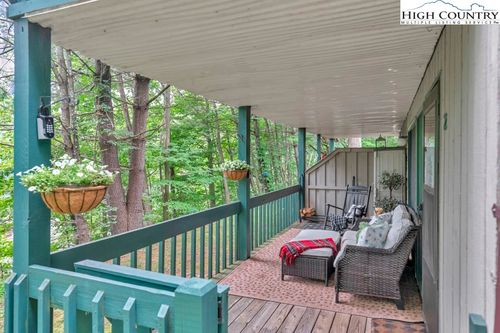 h2-233 S Slope Rd, Banner Elk, NC, 28604-6575 | Card Image