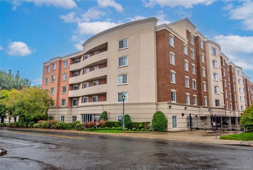 319-242 Maple Ave, Westbury, NY, 11590-3265 | Card Image