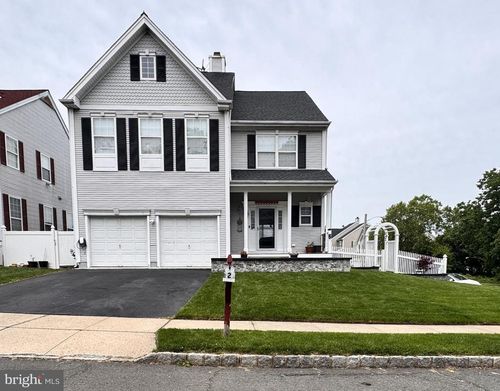 2 Oxford Ct, Kendall Park, NJ, 08824-1904 | Card Image