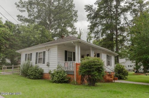 107 4th St, Rockingham, NC, 28379-7112 | Card Image