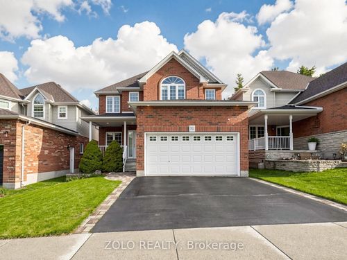 70 Doon Mills Drive, Kitchener, ON, N2P2S3 | Card Image