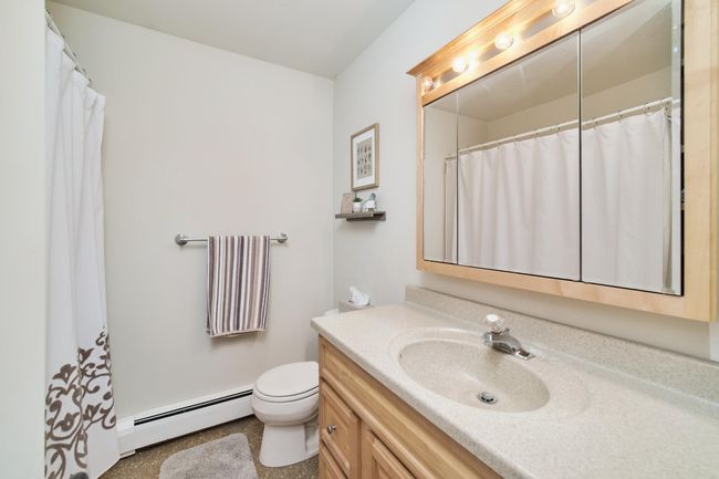 Upper Full Bath | Image 35
