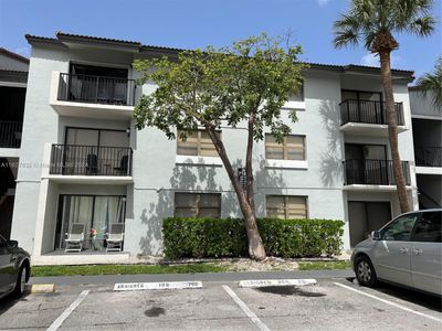 202 - 7180 Nw 179th St, Condo with 1 bedrooms, 1 bathrooms and null parking in Hialeah FL | Image 2