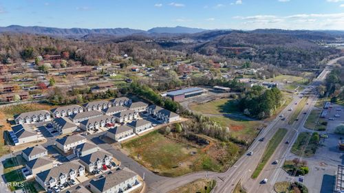 4260 W Stone Dr, Kingsport, TN, 37660-7252 | Card Image