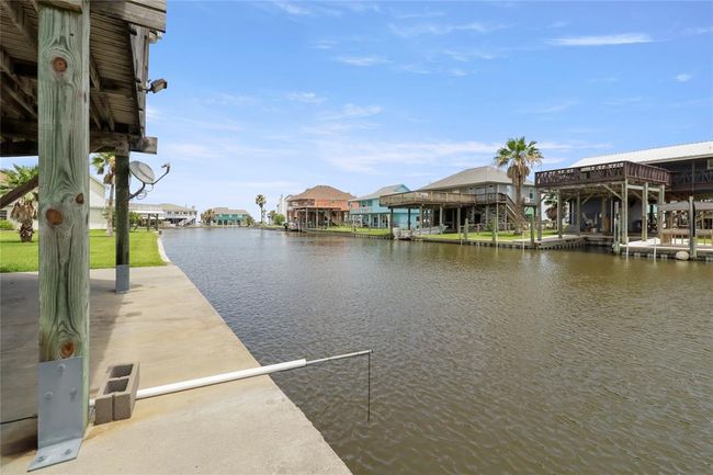 Fishing along the bulkhead or park your boat | Image 4