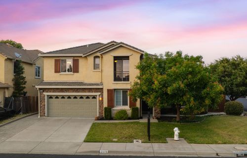 219 Snowy Owl Dr, Vacaville, CA, 95687-7761 | Card Image