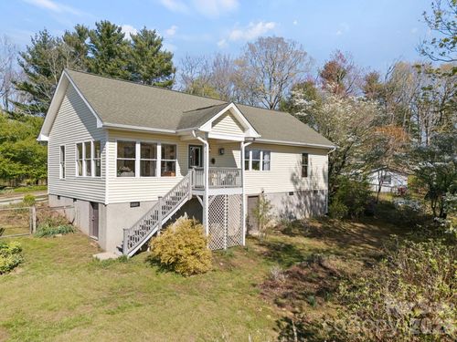 367 Crescent St, Saluda, NC, 28773-0465 | Card Image