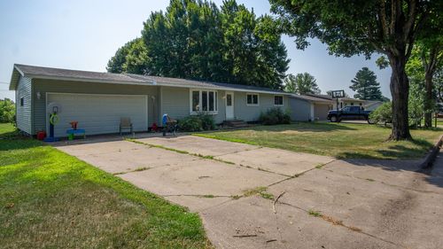 804 Thompson St, Bloomer, WI, 54724-1144 | Card Image