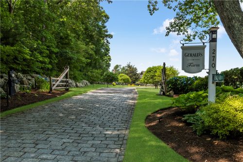 1 Geralds Farm Dr, Exeter, RI, 02822-3604 | Card Image