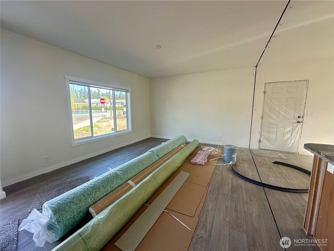 Living Room | Image 15