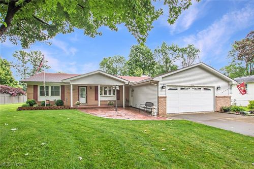 3309 Sandy Ln, Avon, OH, 44011-2422 | Card Image