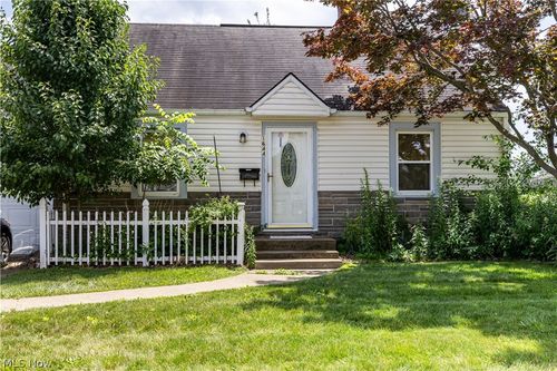 1644 37th Street Nw, Canton, OH, 44709 | Card Image