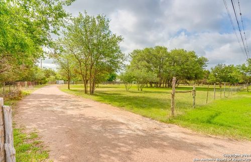 895 English Hollow, Bandera, TX, 78003 | Card Image