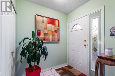 106 - 635 Blenkin Ave, Townhouse with 2 bedrooms, 3 bathrooms and 1 parking in Parksville BC | Image 2