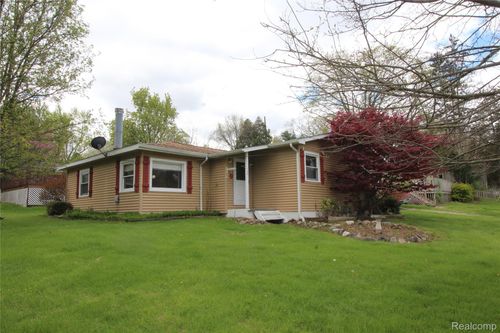 124 E Lafayette Street, Milford Village, MI, 48381 | Card Image
