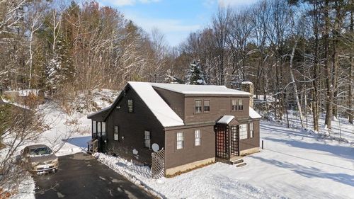 70 English Range Rd, Derry, NH, 03038-5400 | Card Image