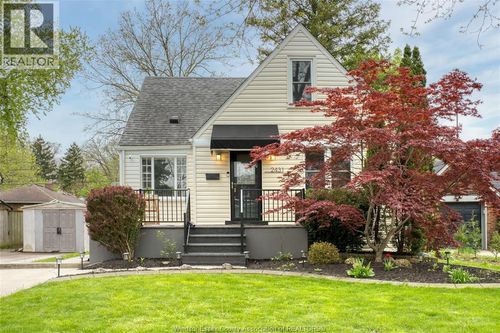 2431 Chilver Rd, Windsor, ON, N8W2V7 | Card Image