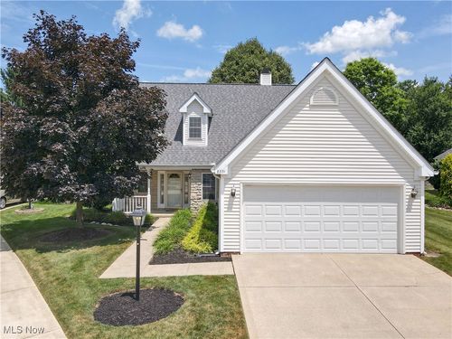 8531 Creekside Dr, Sagamore Hills, OH, 44067-1879 | Card Image