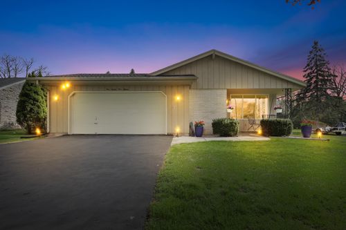 18115 Bolter Ln, Brookfield, WI, 53045-3439 | Card Image