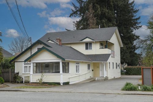 560 4th St, Courtenay, BC, V9N1H2 | Card Image