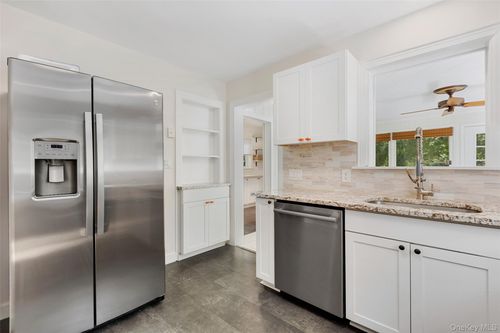 23 Prospect Pl, Suffern, NY, 10901-6113 | Card Image